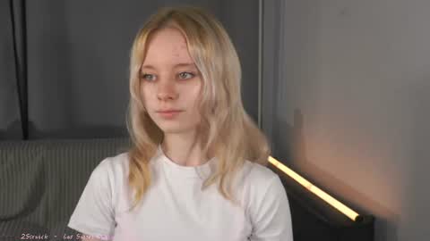 Snapshot of seebunny chatting on 07/02/26, 04:13 See Its honey bunny im Lana online show from 07/02/26, 04:13