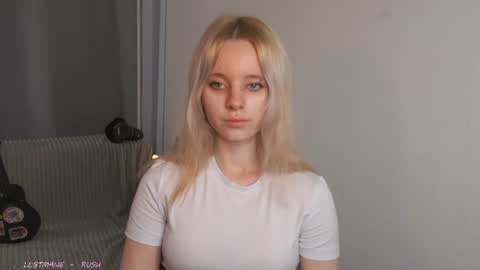 Snapshot of seebunny chatting on 07/09/26, 04:11 See Its honey bunny im Lana online show from 07/09/26, 04:11