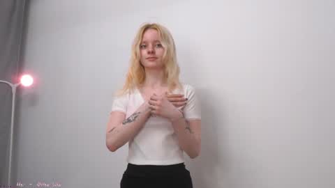 Snapshot of seebunny chatting on 07/28/26, 06:20 See Its honey bunny im Lana online show from 07/28/26, 06:20