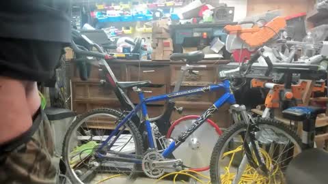 Snapshot of seeker404 chatting on 09/24/25, 10:35 Seeker online show from 09/24/25, 10:35