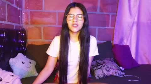 seleena_01 online show from 06/06/26, 11:09