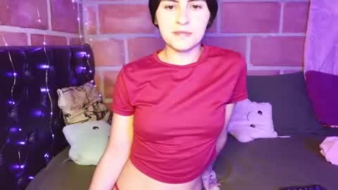 seleena_01 online show from 06/25/26, 11:31
