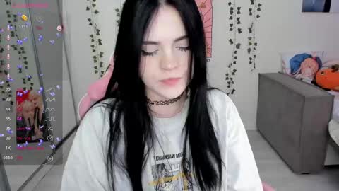Snapshot of selena___cute chatting on 02/10/25, 05:03 Selena online show from 02/10/25, 05:03