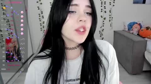 Snapshot of selena___cute chatting on 02/10/25, 08:09 Selena online show from 02/10/25, 08:09