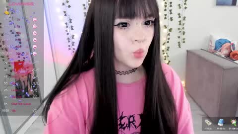 Snapshot of selena___cute chatting on 02/26/25, 10:04 Selena online show from 02/26/25, 10:04