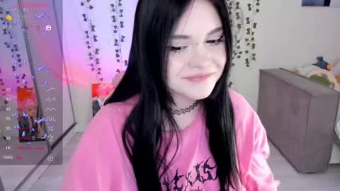 Snapshot of selena___cute chatting on 02/27/25, 05:13 Selena online show from 02/27/25, 05:13