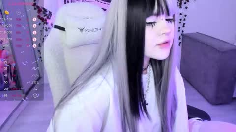 Snapshot of selena___cute chatting on 11/10/25, 05:39 Selena online show from 11/10/25, 05:39