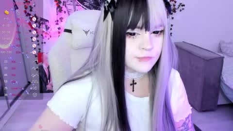 Snapshot of selena___cute chatting on 11/19/25, 11:54 Selena online show from 11/19/25, 11:54