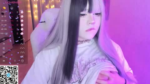 Snapshot of selena___cute chatting on 02/05/26, 04:39 Selena online show from 02/05/26, 04:39