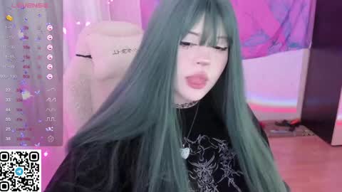 Snapshot of selena___cute chatting on 05/13/26, 06:11 Selena online show from 05/13/26, 06:11
