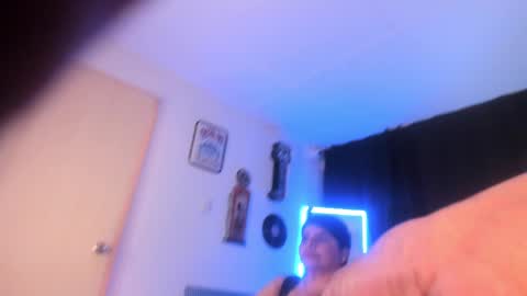 Selena online show from 10/09/25, 03:59