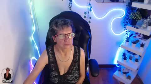 Snapshot of selena_ferreira chatting on 05/15/26, 11:50 Selena online show from 05/15/26, 11:50