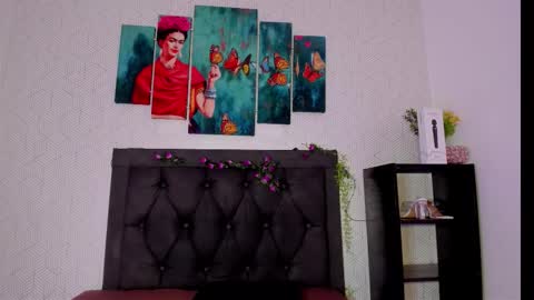selena_fox7 online show from 09/10/25, 05:29