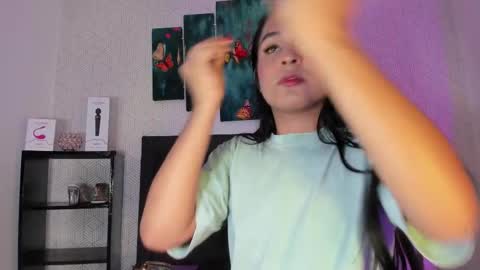 selena_fox7 online show from 10/04/25, 05:27