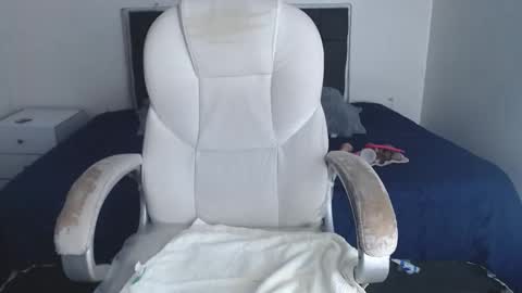 Snapshot of selena_hotmilf chatting on 11/27/25, 05:59 Selena online show from 11/27/25, 05:59