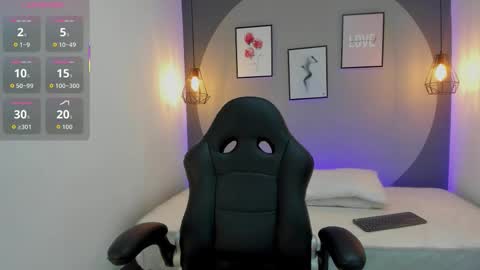 Selena online show from 11/02/25, 11:23