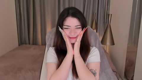 Snapshot of selena_wow_ chatting on 10/22/25, 07:52 Selena  Follow Me online show from 10/22/25, 07:52