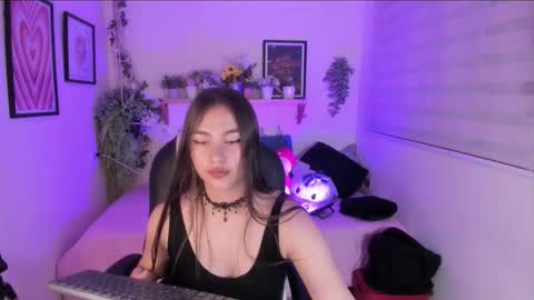 selenaa0 online show from 10/31/25, 12:44