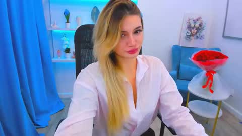 selenaemoore online show from 09/21/25, 07:26