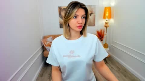 selenaemoore online show from 03/30/26, 06:20
