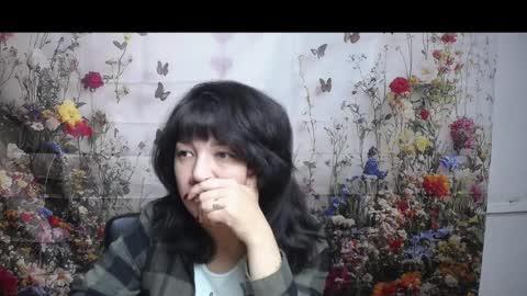 Snapshot of selenafly chatting on 09/25/25, 06:28 SelenaFly online show from 09/25/25, 06:28