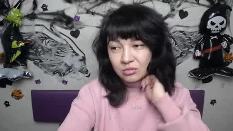 Snapshot of selenafly chatting on 10/21/25, 05:08 SelenaFly online show from 10/21/25, 05:08