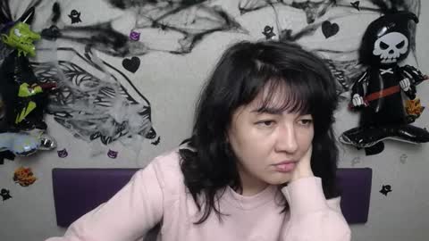 Snapshot of selenafly chatting on 10/22/25, 06:35 SelenaFly online show from 10/22/25, 06:35