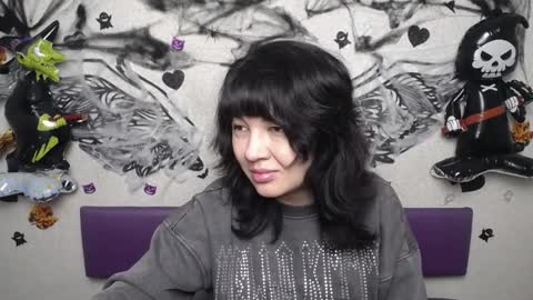 Snapshot of selenafly chatting on 10/23/25, 05:18 SelenaFly online show from 10/23/25, 05:18