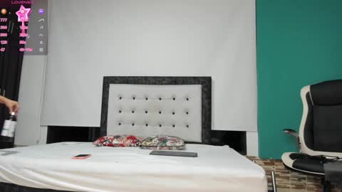 Snapshot of selenagomz chatting on 01/18/25, 10:06 Selena online show from 01/18/25, 10:06