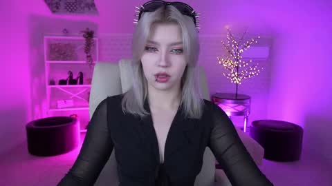 Snapshot of selenairis chatting on 06/03/26, 06:38 selenairis online show from 06/03/26, 06:38