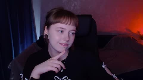 Snapshot of selenalily chatting on 06/01/26, 05:25 Lilith online show from 06/01/26, 05:25