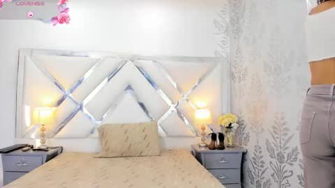 Snapshot of selenareyess chatting on 12/03/25, 12:36 Selena reyess online show from 12/03/25, 12:36