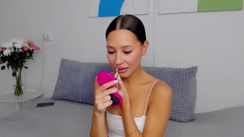 Snapshot of selenarousey chatting on 10/11/25, 07:40 Selena online show from 10/11/25, 07:40