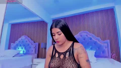 selenastonne online show from 11/28/25, 08:44