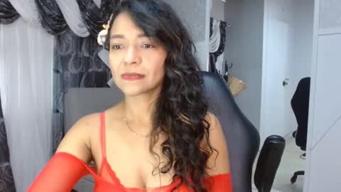 Snapshot of selene_bubble chatting on 02/25/26, 12:37 Selene online show from 02/25/26, 12:37