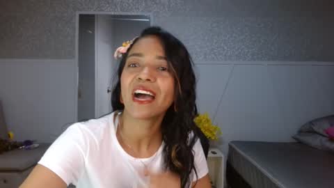 Snapshot of selene_bubble chatting on 03/04/26, 04:02 Selene online show from 03/04/26, 04:02