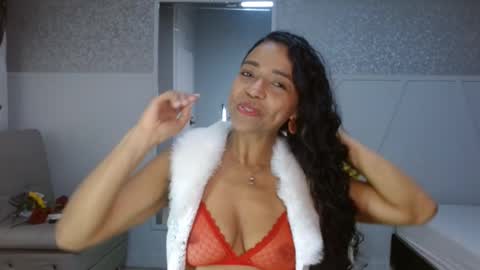 Snapshot of selene_bubble chatting on 03/12/26, 02:34 Selene online show from 03/12/26, 02:34