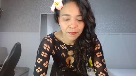 Snapshot of selene_bubble chatting on 03/15/26, 01:39 Selene online show from 03/15/26, 01:39