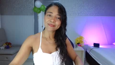 Snapshot of selene_bubble chatting on 03/18/26, 01:47 Selene online show from 03/18/26, 01:47