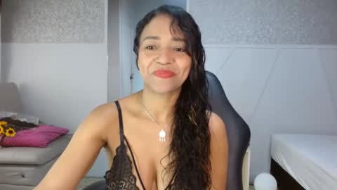 Snapshot of selene_bubble chatting on 03/29/26, 01:33 Selene online show from 03/29/26, 01:33