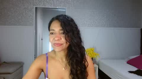 Snapshot of selene_bubble chatting on 04/18/26, 12:20 Selene online show from 04/18/26, 12:20