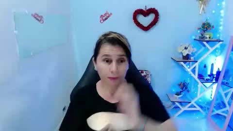 Snapshot of selene_mom chatting on 03/16/26, 01:48 selene online show from 03/16/26, 01:48