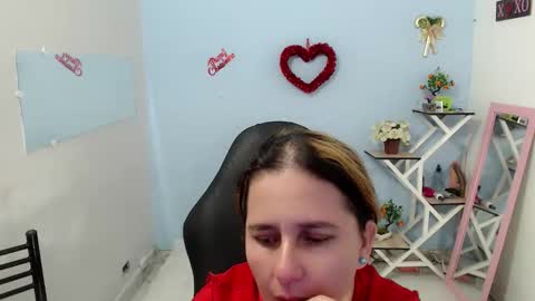 Snapshot of selene_mom chatting on 03/25/26, 07:09 selene online show from 03/25/26, 07:09