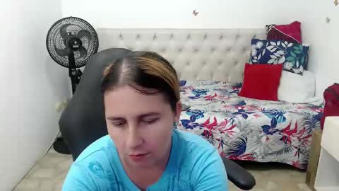 Snapshot of selene_mom chatting on 04/02/26, 01:53 selene online show from 04/02/26, 01:53