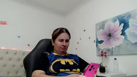 Snapshot of selene_mom chatting on 04/25/26, 01:52 selene online show from 04/25/26, 01:52