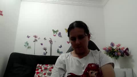 Snapshot of selene_mom chatting on 05/16/26, 01:21 selene online show from 05/16/26, 01:21