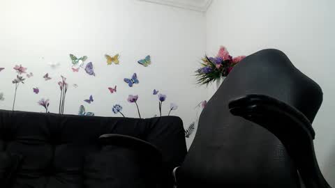 Snapshot of selene_mom chatting on 06/06/26, 03:17 selene online show from 06/06/26, 03:17