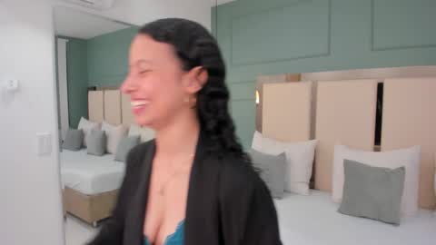 Snapshot of selene_rousse chatting on 09/17/25, 02:57 Selene Rousse  online show from 09/17/25, 02:57