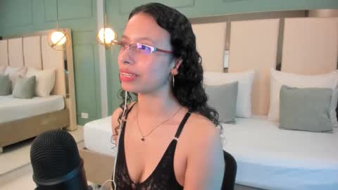 Snapshot of selene_rousse chatting on 09/18/25, 03:08 Selene Rousse  online show from 09/18/25, 03:08