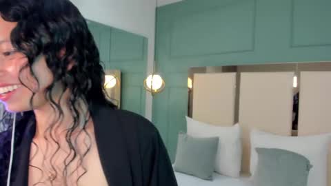 Snapshot of selene_rousse chatting on 09/23/25, 02:58 Selene Rousse  online show from 09/23/25, 02:58